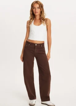 Barrel jeans
