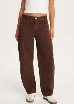 Barrel jeans