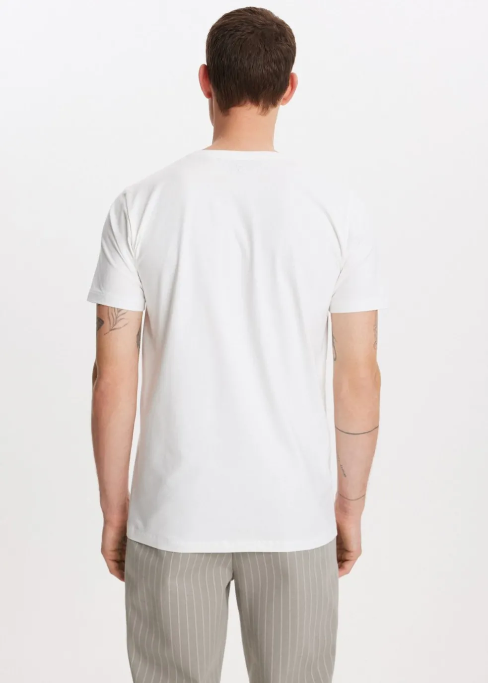Basic t-shirt met v-hals