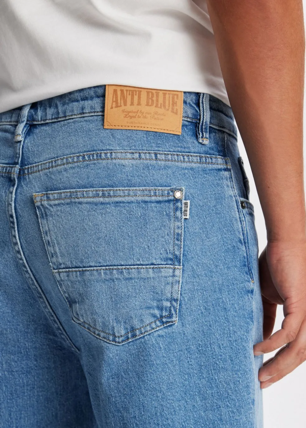 Bruce relaxed tapered jeans
