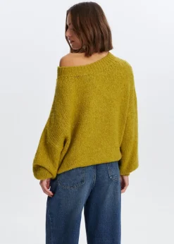 Chunky off-shoulder trui