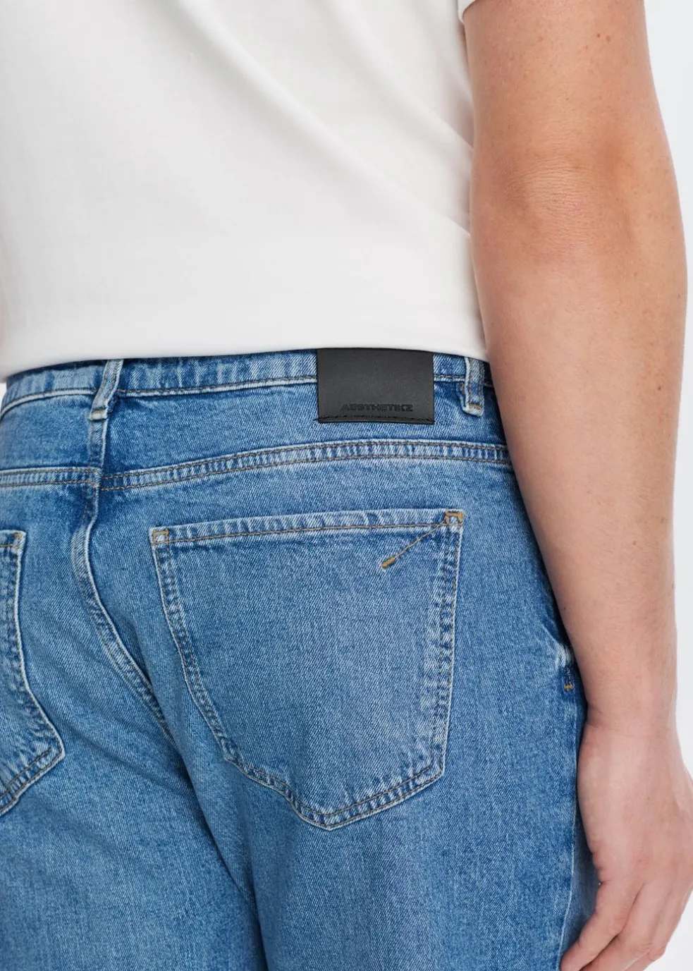 Comfort straight jeans