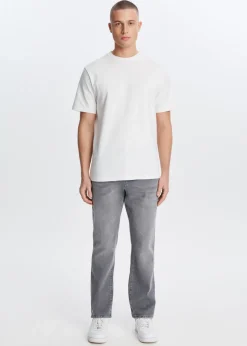Comfort straight jeans