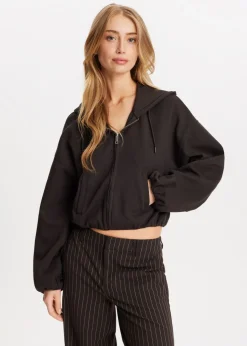 Cropped vest met capuchon