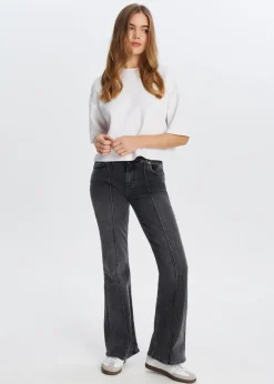Flared jeans met pintuck