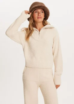Fluffy half zip trui