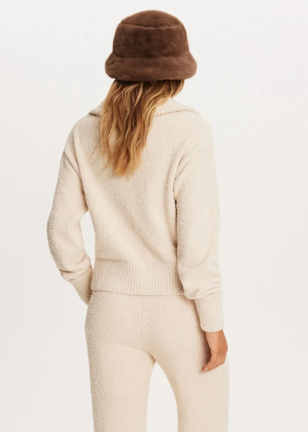 Fluffy half zip trui