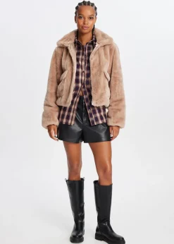 Korte faux fur jas