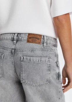 Loose fit jeans