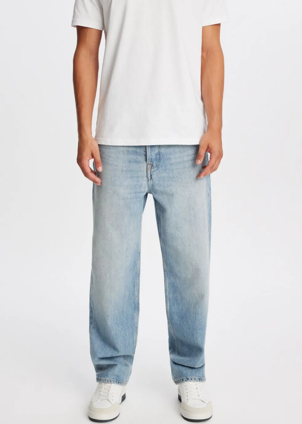 Loose fit jeans