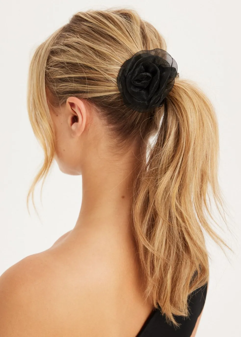Scrunchie met organza bloem