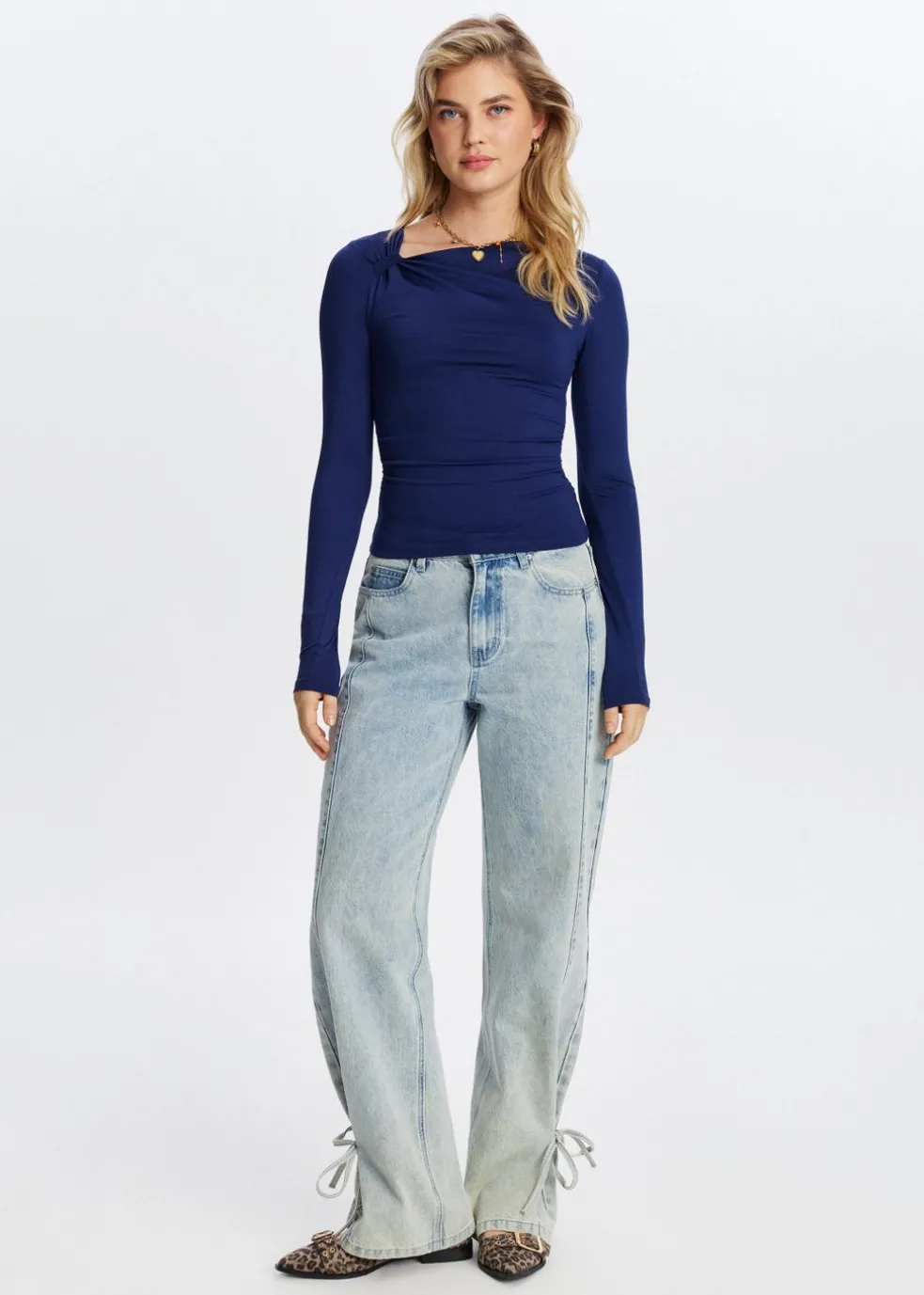 Top met knoopdetail