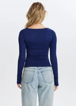 Top met knoopdetail