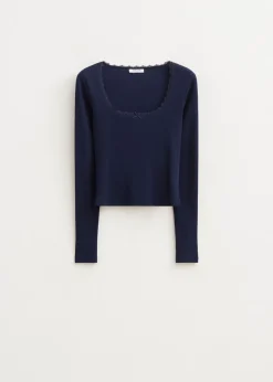 Top met ribstructuur
